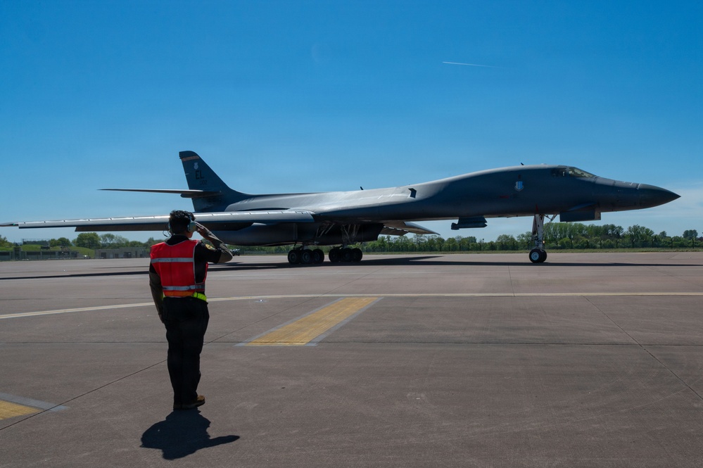 B-1B Lancers takeoff for conditioning flight