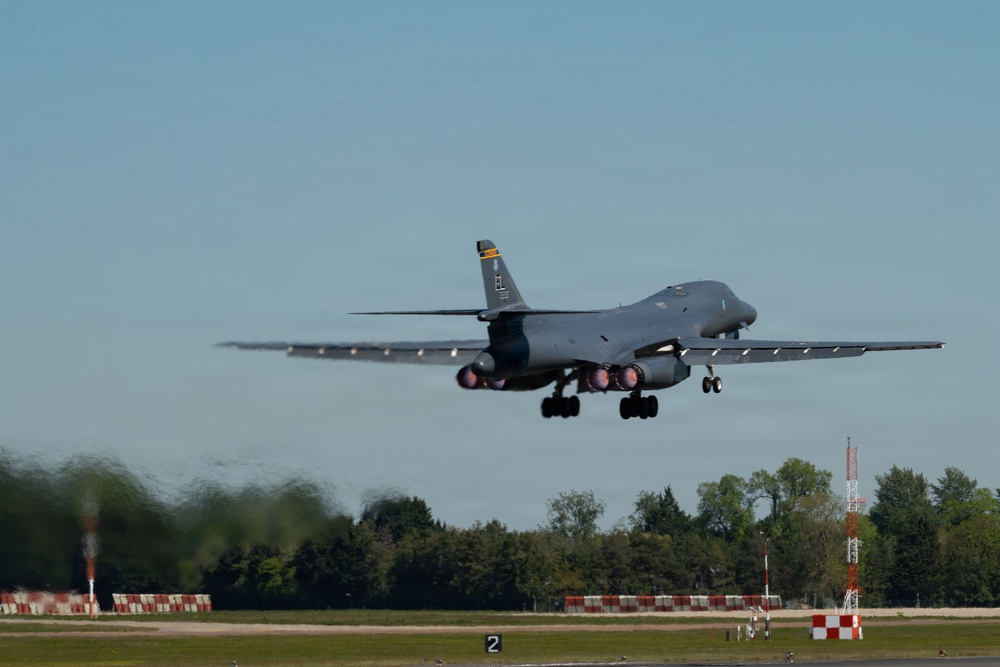 B-1B Lancers takeoff for conditioning flight