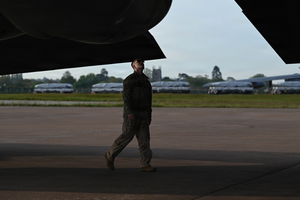Airmen launch B-52 Stratofortress aircraft to perform conditioning flight