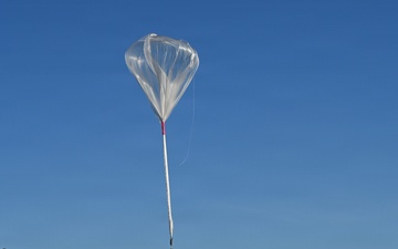 MDC-E Soldiers launch High Altitude Balloons over the Baltics