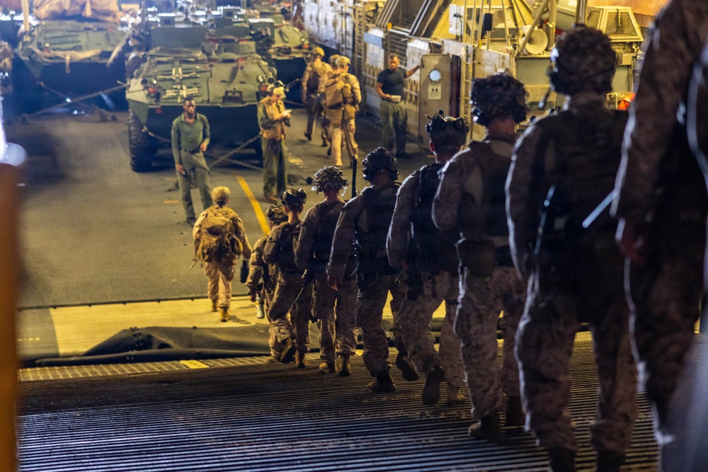 11th MEU Marines, Sailors Conduct Quick Reaction Force Drill