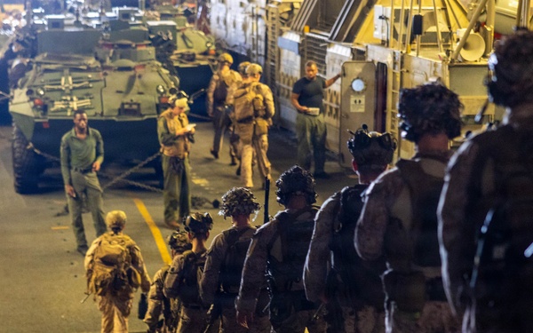 11th MEU Marines, Sailors Conduct Quick Reaction Force Drill