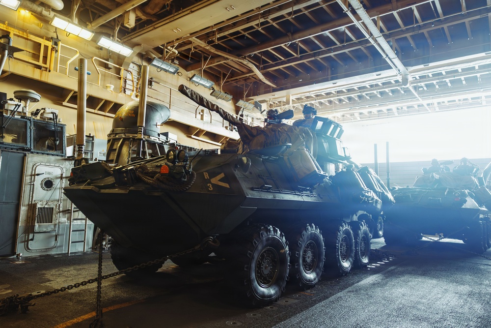 11th MEU Marines, Sailors Conduct Quick Reaction Force Drill