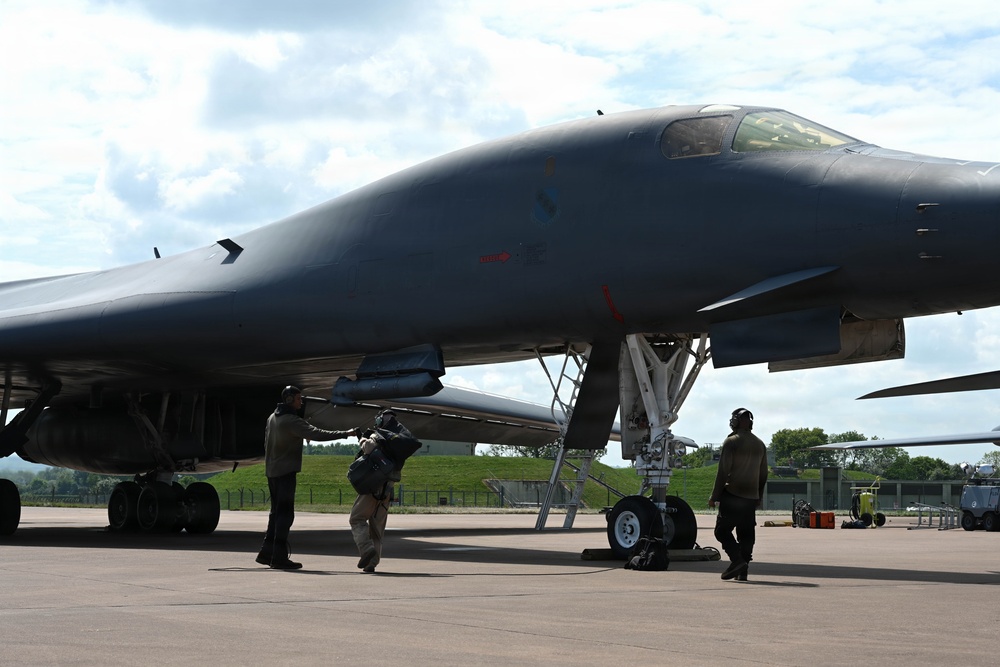 Lancer Bomber lifts off for conditioning flight