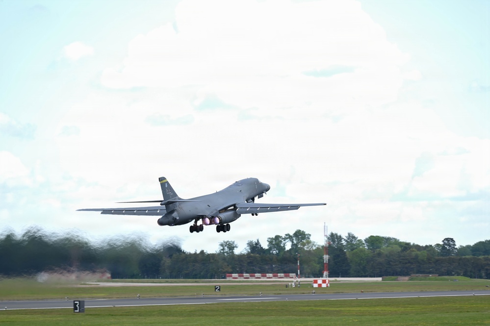 Lancer Bomber lifts off for conditioning flight