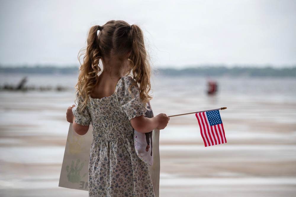 Helicopter Maritime Strike Squadron (HSM) 70 “Spartans" Returns Home to Naval Air Station Jacksonville