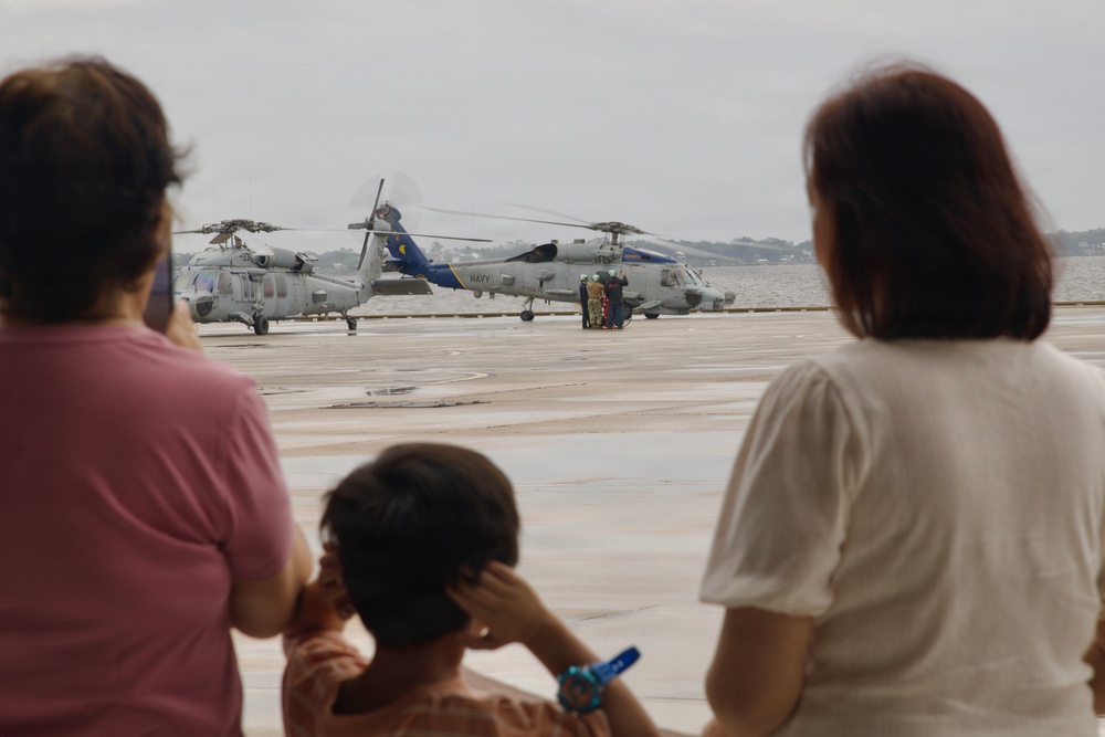Helicopter Maritime Strike Squadron (HSM) 70 “Spartans" Returns Home to Naval Air Station Jacksonville