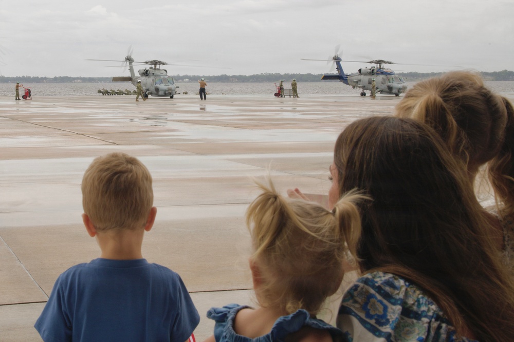Helicopter Maritime Strike Squadron (HSM) 70 “Spartans" Returns Home to Naval Air Station Jacksonville