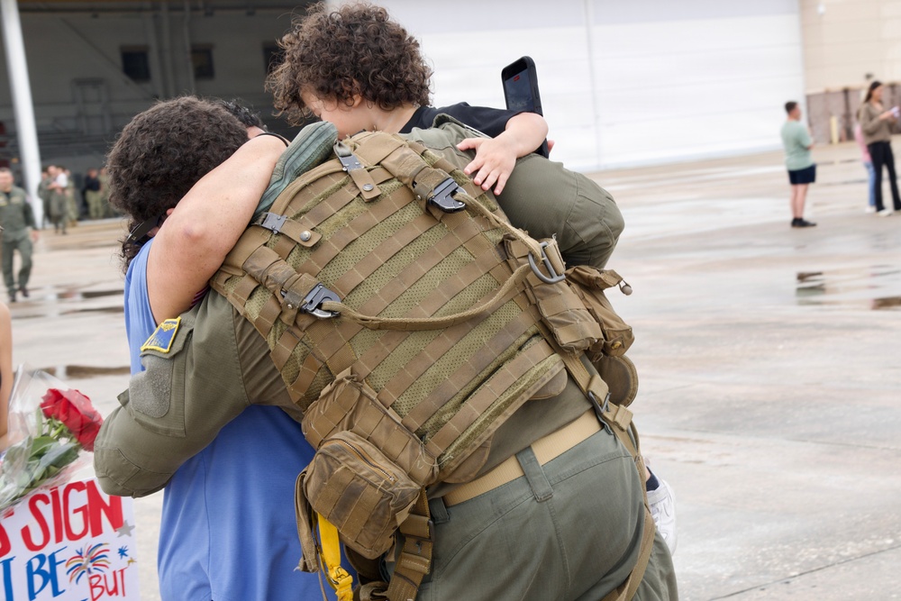 Helicopter Maritime Strike Squadron (HSM) 70 “Spartans" Returns Home to Naval Air Station Jacksonville