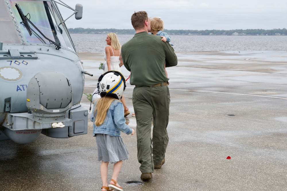 Helicopter Maritime Strike Squadron (HSM) 70 “Spartans" Returns Home to Naval Air Station Jacksonville
