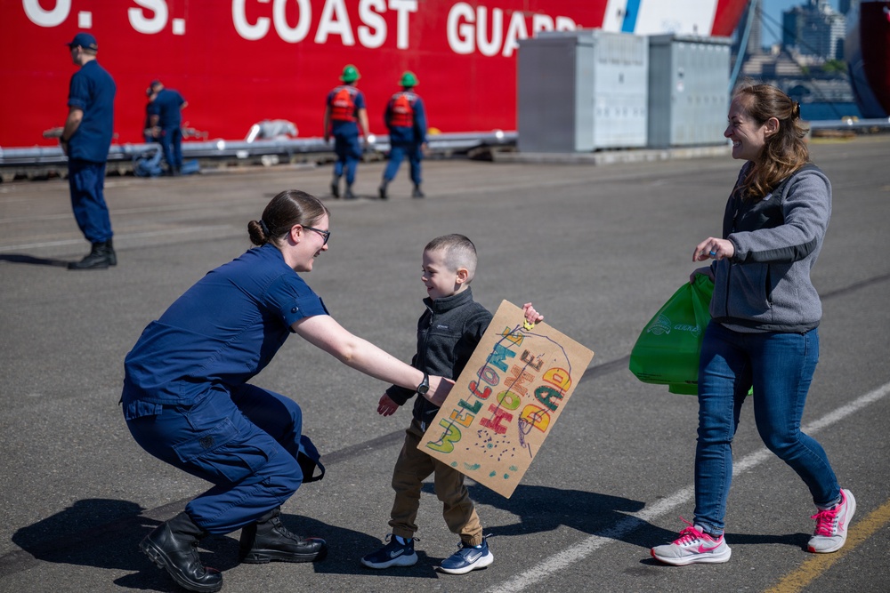 USCGC Storis (WAGB 21) returns to Seattle after Bering Sea patrol
