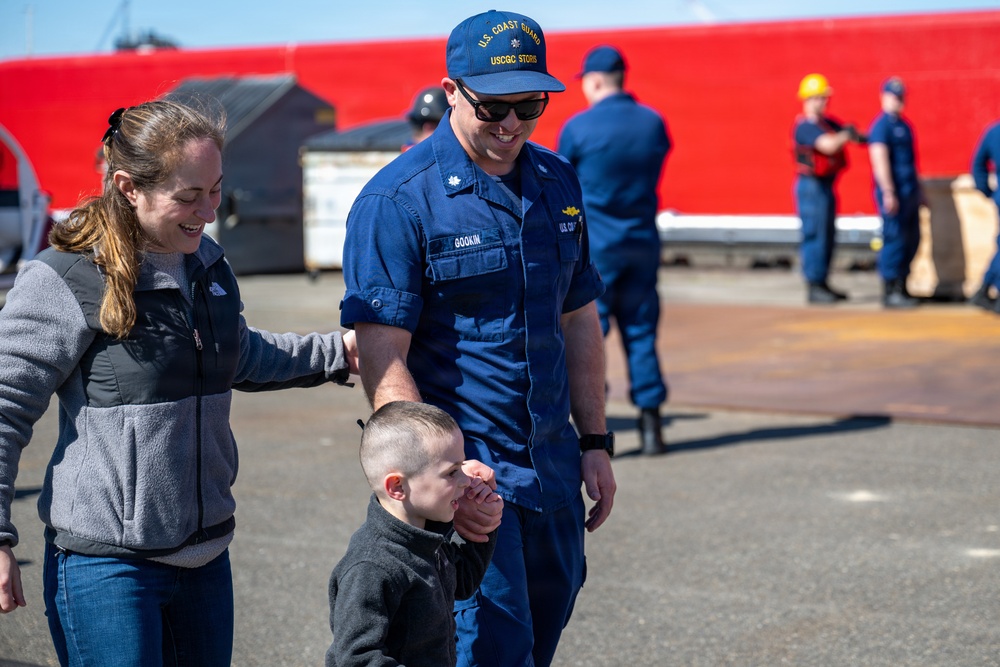 USCGC Storis (WAGB 21) returns to Seattle after Bering Sea patrol