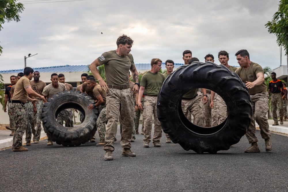 22nd MEU (SOC) | Squad Competition with Ecuadorian Marines