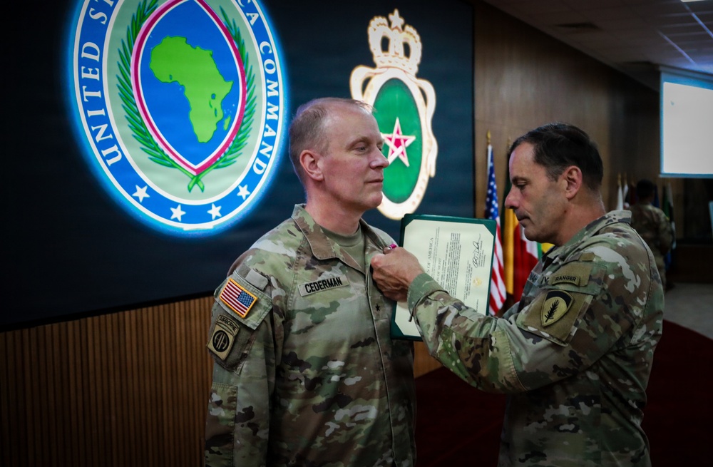 USAREUR-AF commanding general recognizes Soldiers during African Lion 26