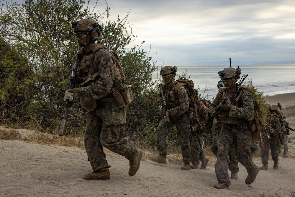 22nd MEU (SOC) | Raid with Ecuadorian Marines