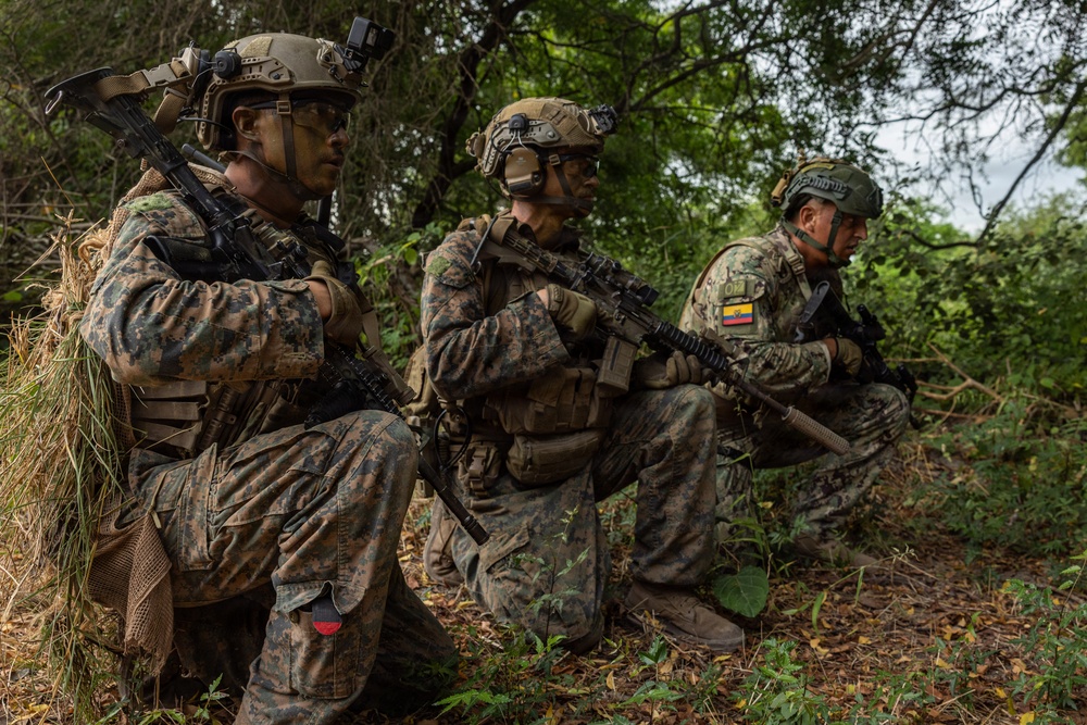 22nd MEU (SOC) | Raid with Ecuadorian Marines