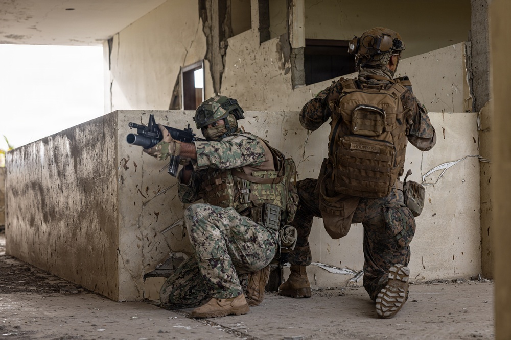 22nd MEU (SOC) | Raid with Ecuadorian Marines