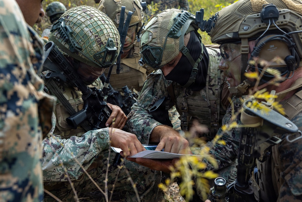 22nd MEU (SOC) | Raid with Ecuadorian Marines