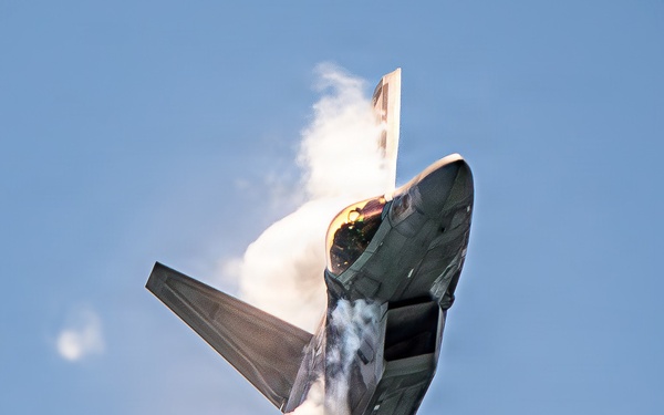 F-22 Demonstration Team performs at Air Dot Show Tour Fort Lauderdale 2026