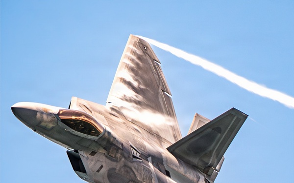 F-22 Demonstration Team performs at Air Dot Show Tour Fort Lauderdale 2026