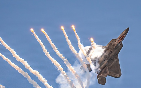 F-22 Demonstration Team performs at Air Dot Show Tour Fort Lauderdale 2026