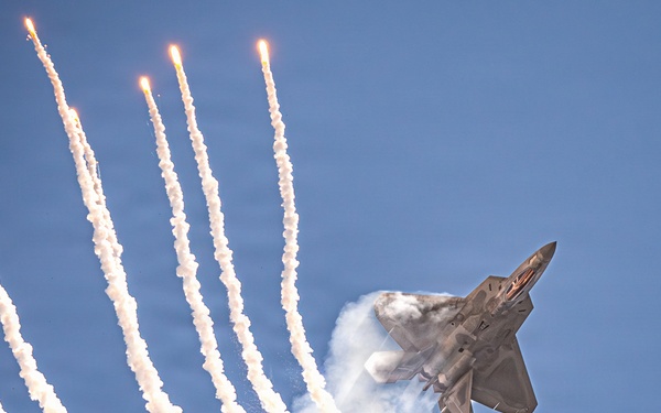F-22 Demonstration Team performs at Air Dot Show Tour Fort Lauderdale 2026