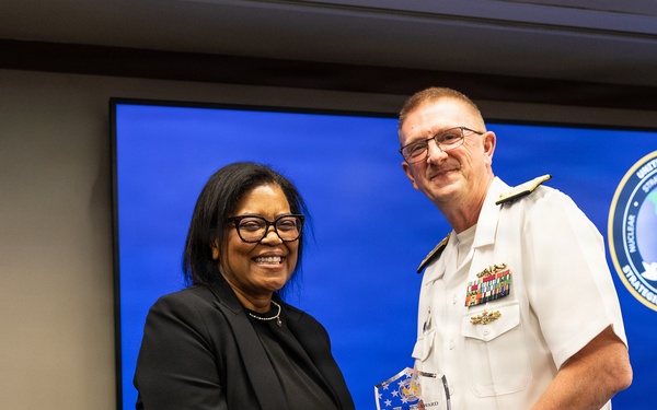 Director of Portfolio Acquisition Executive Strategic Systems Programs Recognizes Six Individuals for Outstanding Contribution to Strategic Deterrence Mission