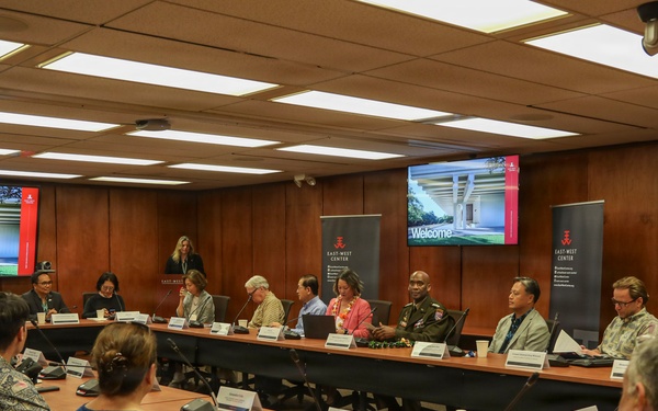 Tri-Command Commander Discusses Alliance Cooperation and Regional Security at East-West Center