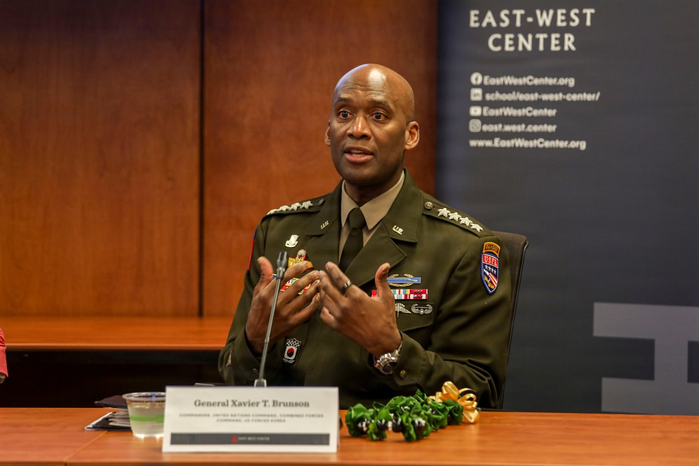 Tri-Command Commander Discusses Alliance Cooperation and Regional Security at East-West Center