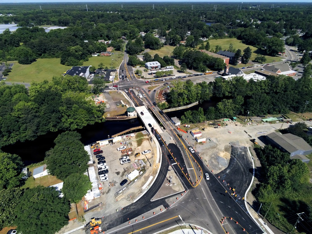 Traffic shifts onto new Deep Creek Bridge span