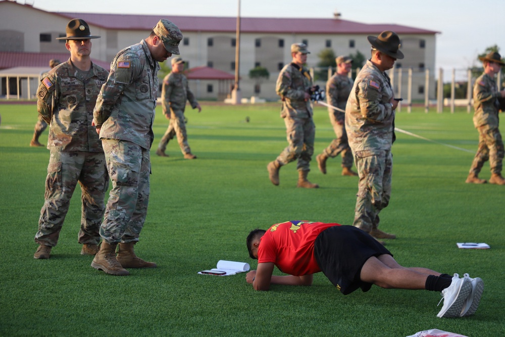 Best Redleg Competitors from 1st Armored Division Artillery take the Army Fitness Test