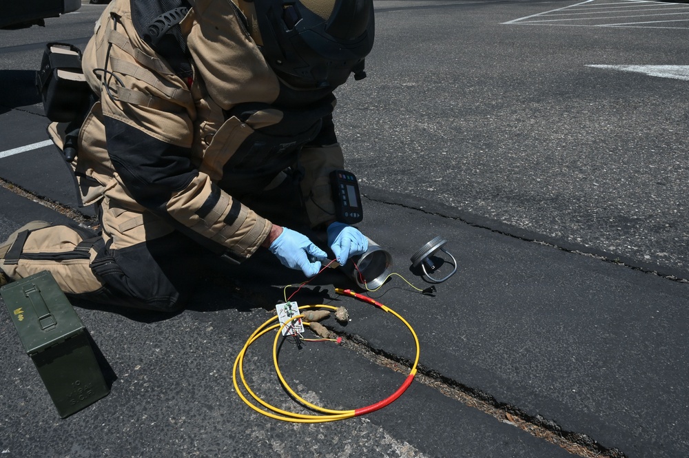 355 SFS and 355 CES EOD flight respond to abandoned vehicle during ML 26-2