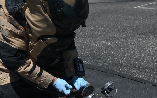 355 SFS and 355 CES EOD flight respond to abandoned vehicle during ML 26-2