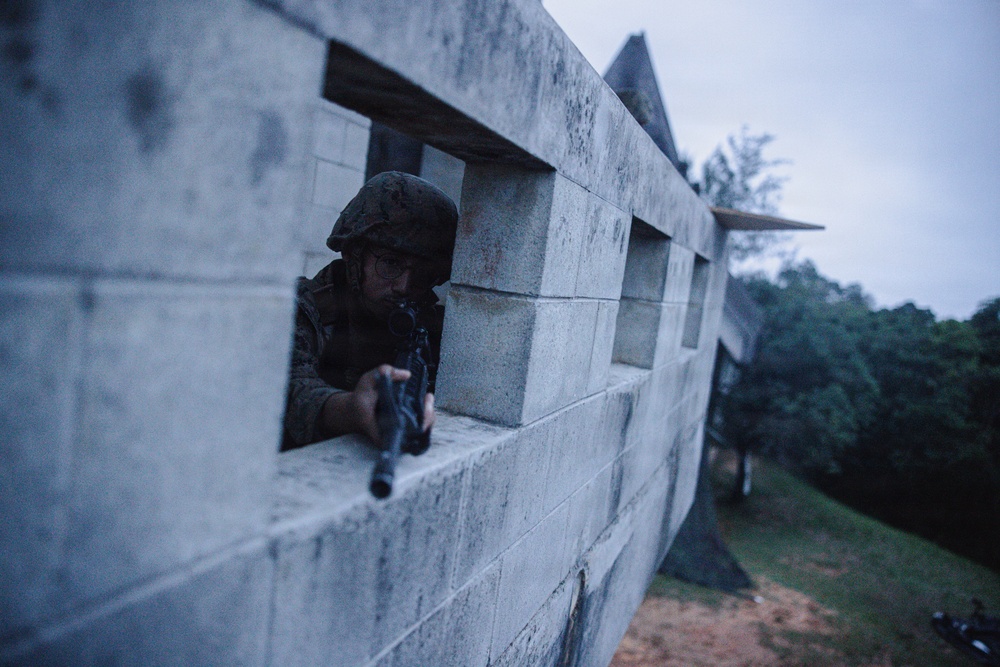 Kaiju Rain 26: 7th Communication Battalion Marines establish security