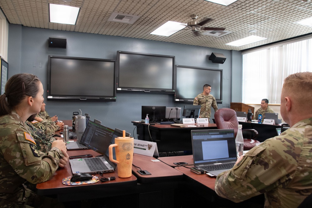 SMA Weimer Engages Future Leaders at the U.S. Army NCO Academy