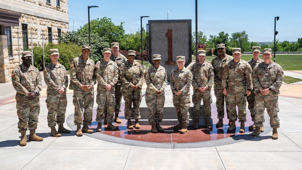 CGSC Soldiers tour 1ID's DVSU and MTC