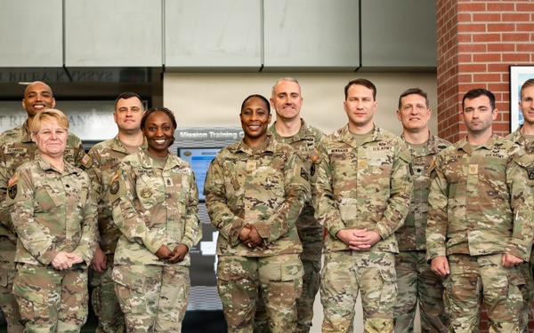 CGSC Soldiers tour 1ID's DVSU and MTC