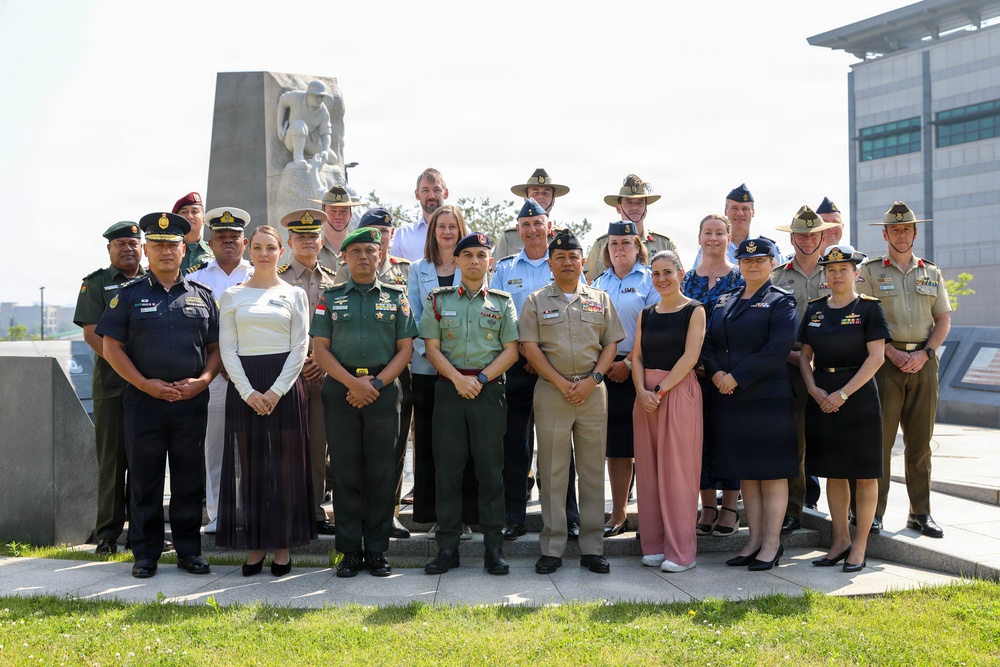 The Australian War College Delegation Visits United Nations Command