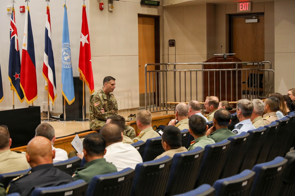 The Australian War College Delegation Visits United Nations Command