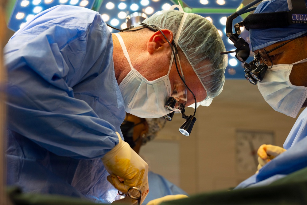 U.S. Air Force and Saint Lucian surgeons partner during limb-saving surgery