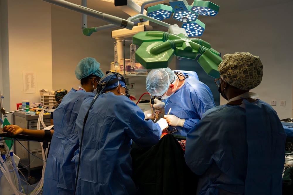 U.S. Air Force and Saint Lucian surgeons partner during limb-saving surgery