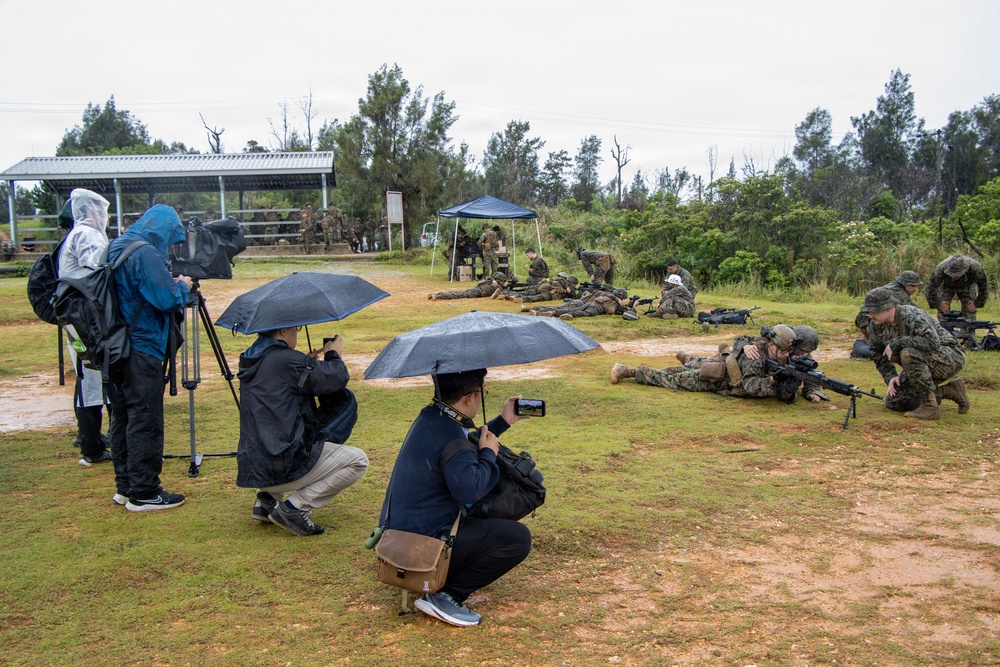 Kaiju Rain 26: 7th Communication Battalion Marines demonstrate training to local media