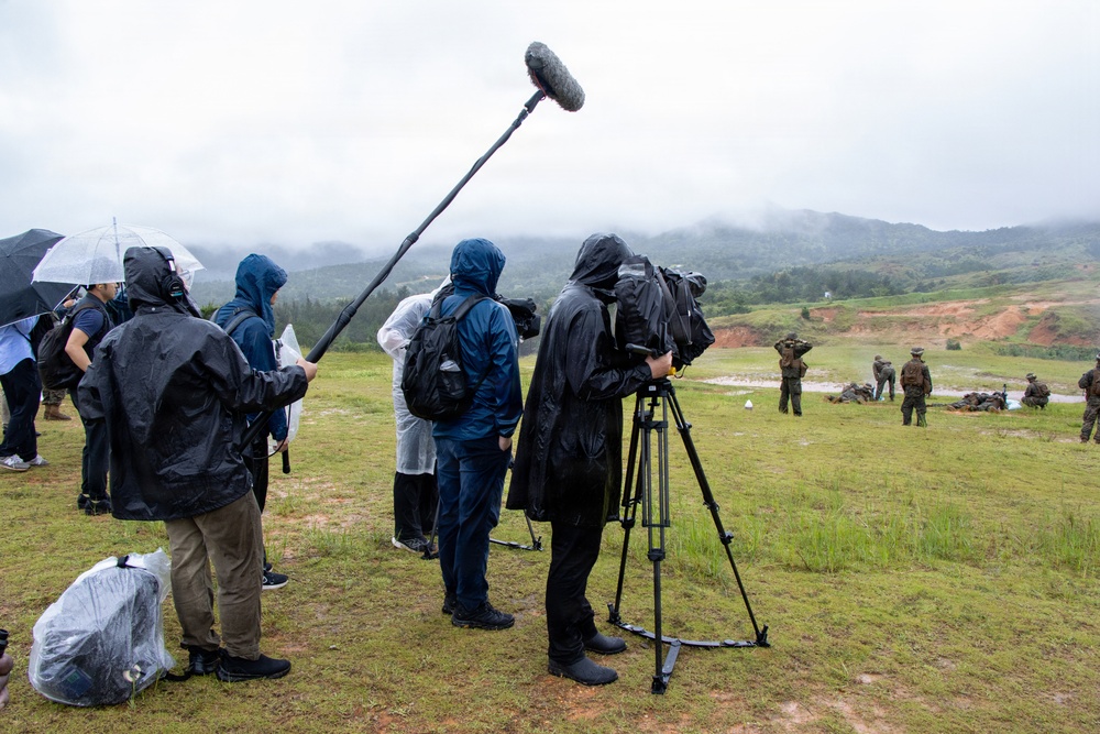 Kaiju Rain 26: 7th Communication Battalion Marines demonstrate training to local media