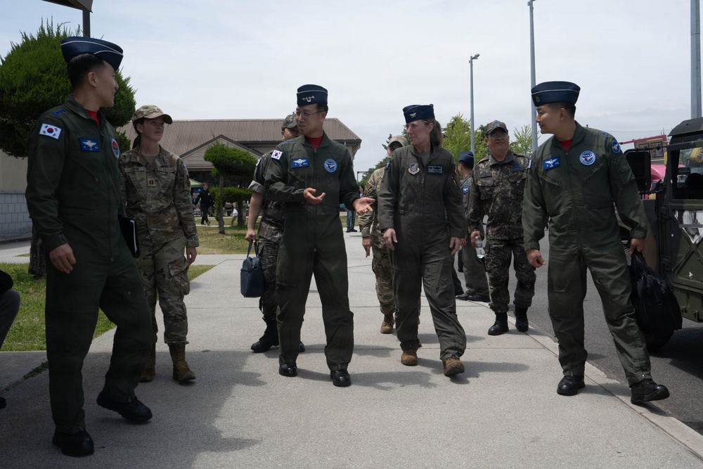 ROKAF chief of staff visits Wolf Pack during base resilience day