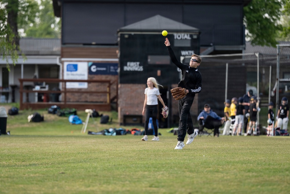 Team Mildenhall joins local community for sports exchange