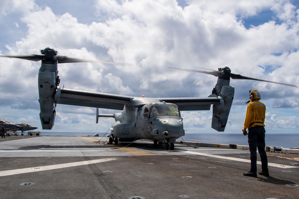 Boxer Sailors Conduct Flight Operations