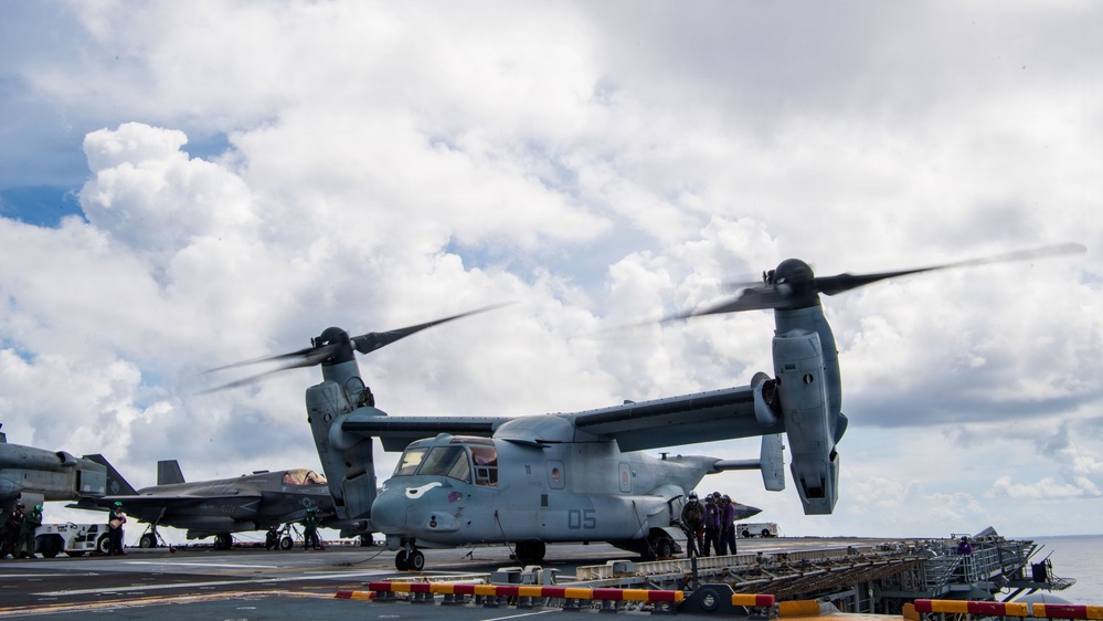 Boxer Sailors Conduct Flight Operations