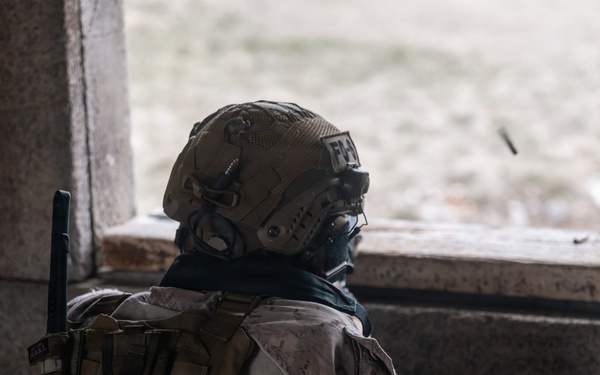 Recon Marines display lethality during bilateral training in France