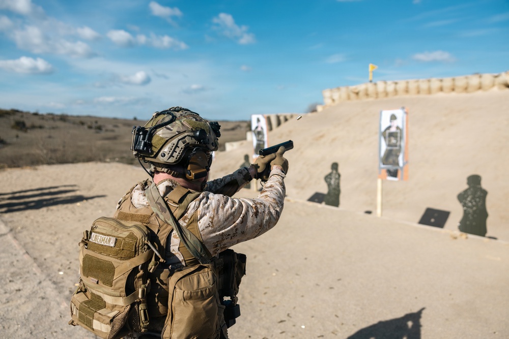 Recon Marines display live-fire lethality in France