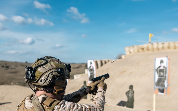 Recon Marines display live-fire lethality in France